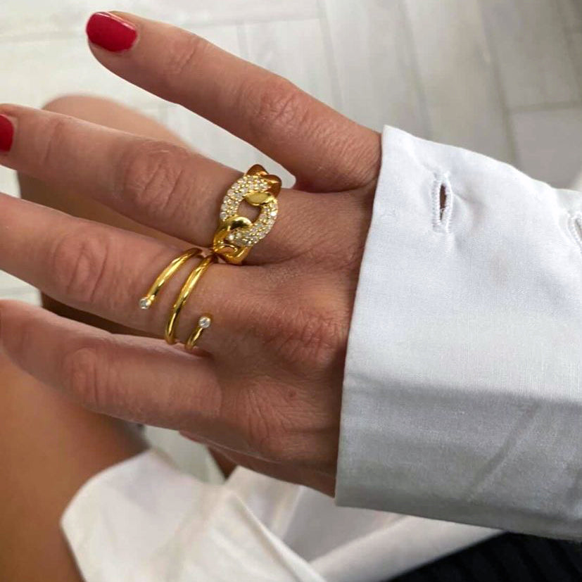 Infinity ring i 18 karat guldbelagt sølv med 30 brillantslebne diamanter
